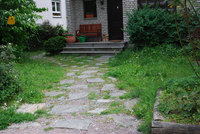 Naturnaher familienfreundlicher Hausgarten in Frankfurt-Seckbach - Eingang