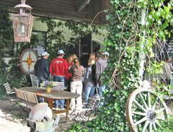 Scheunen-Party oder Abend im Schloss 6