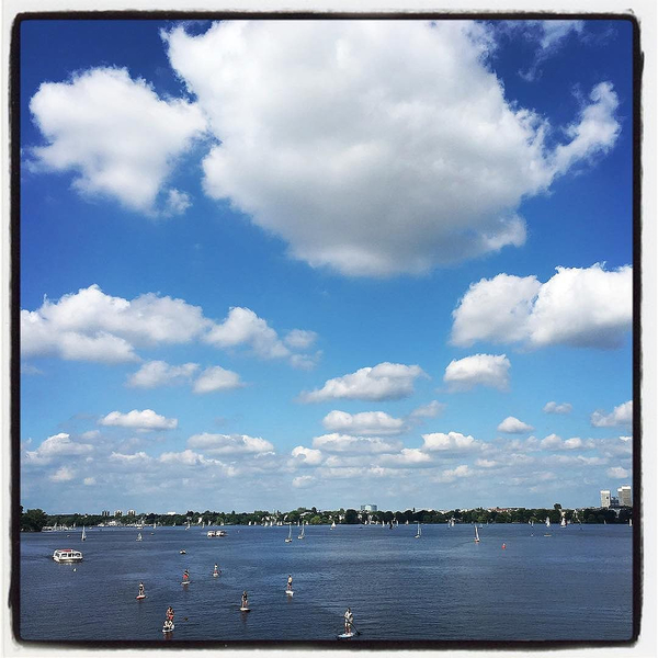 Insta Wolken und Surfer