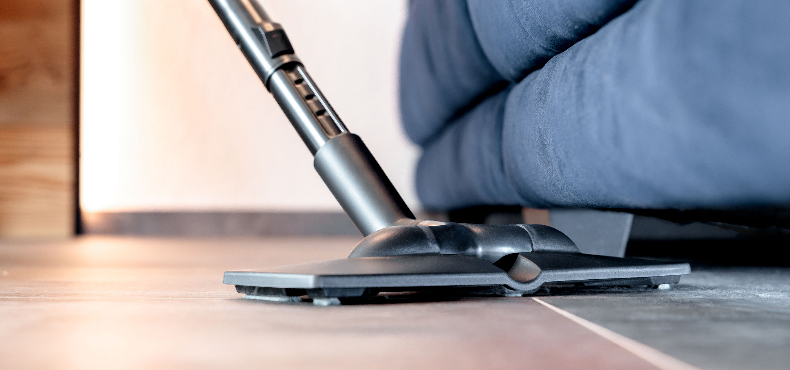 GLOBALTEK Zentralstaubsauger - Teleflex Bodensaugdüse, optimal zum Saugen unter Couch, Bett, Schrank