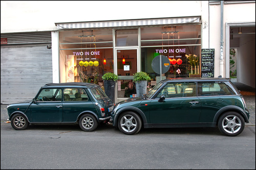 25 01 072 Mini alt und neu Muenchen 2007