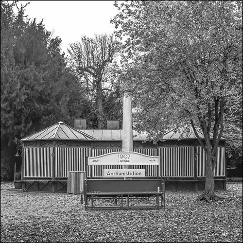 25 06 077 Kurpark Abraeumstation