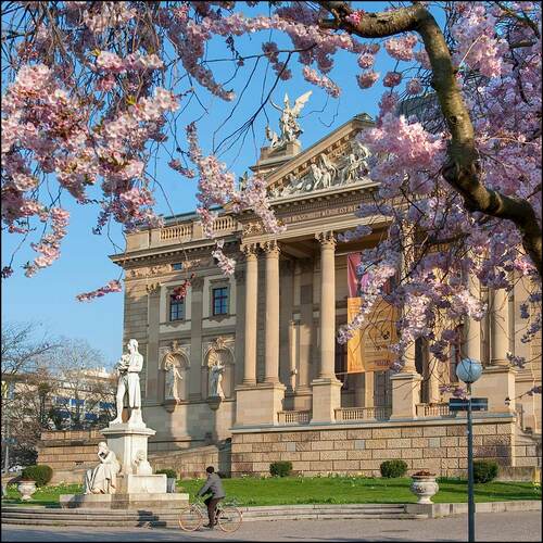 25 16 087 Staatstheater 1 2011